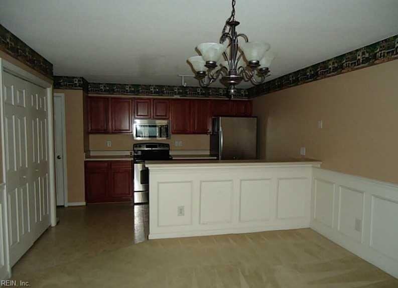 2302 Westgate Cir - Photo 7 of 9
