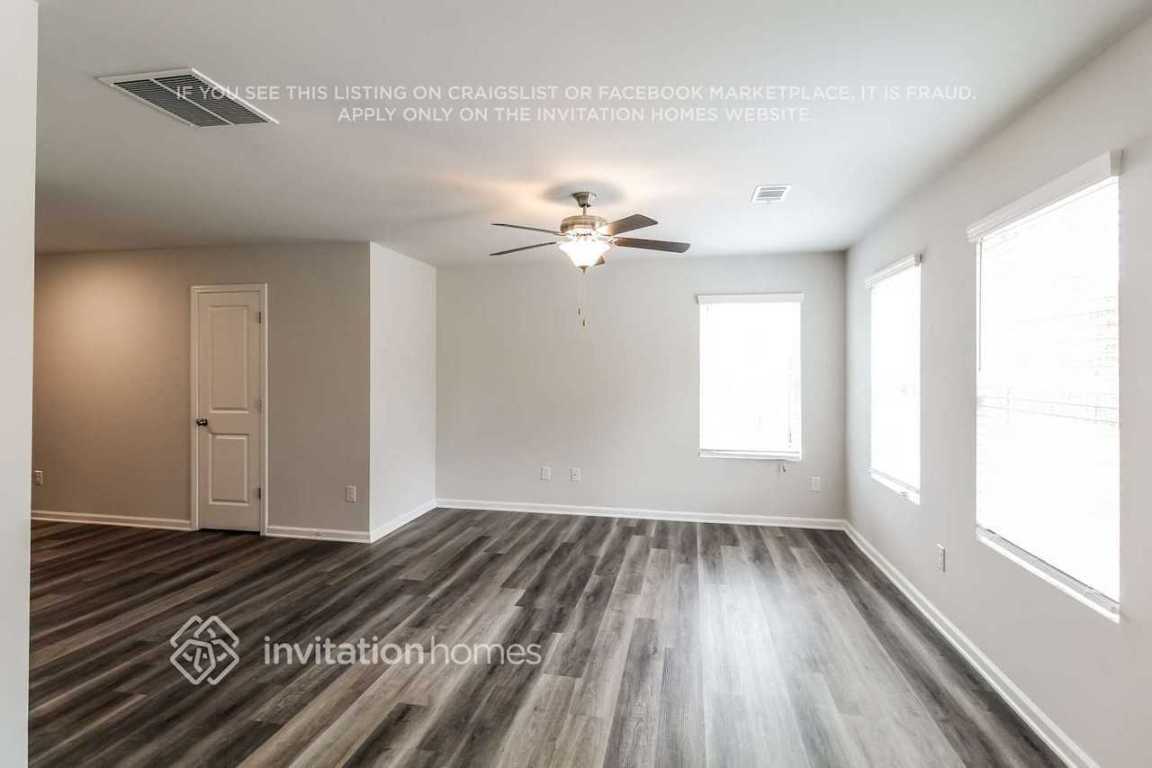 356 Amelia Ln - Photo 6 of 19