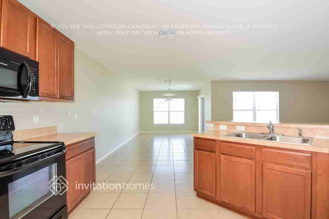 11216 Running Pine Dr - Photo 7 of 21