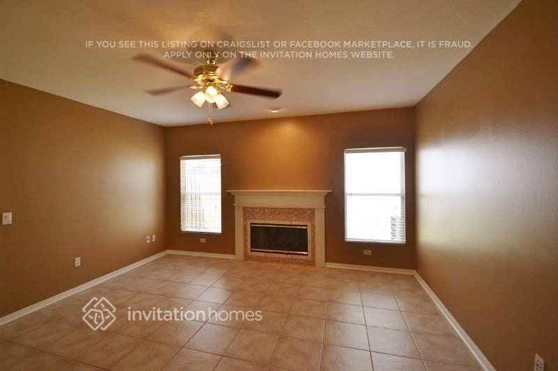 912 Wicketrun Dr - Photo 4 of 11