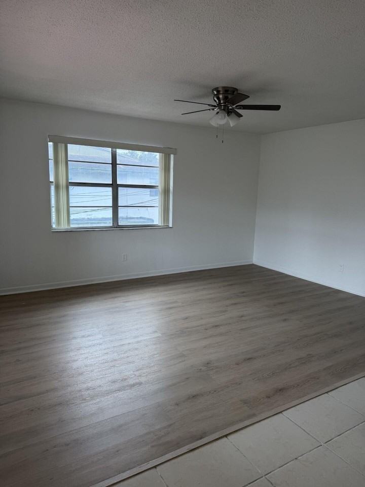 3651 Sw 60th Ter #3 - Photo 5 of 10