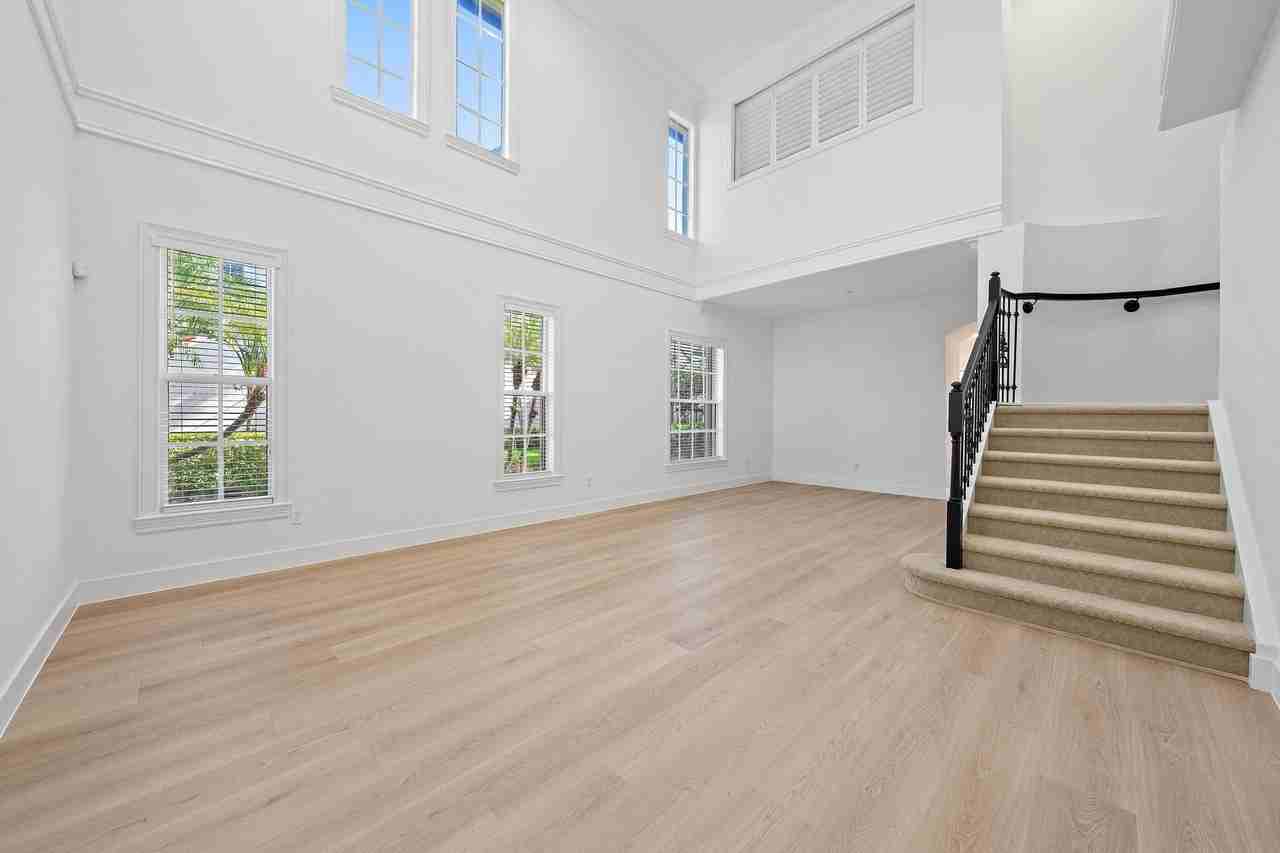 1058 Vintner Blvd - Photo 4 of 37