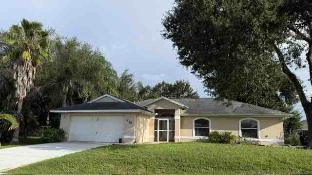 238 Sw Chandler Ter - Photo 2 of 17
