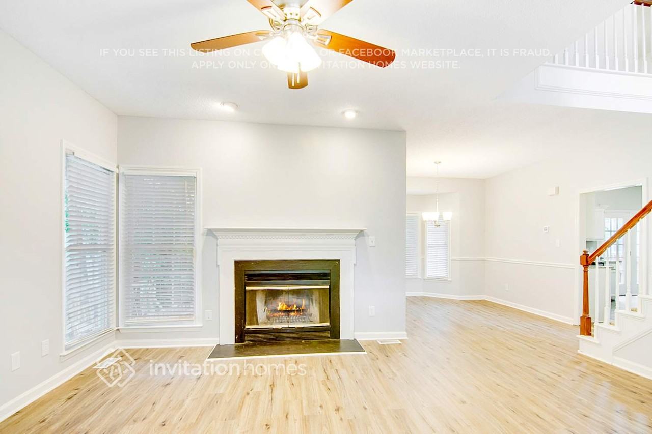 5509 Bridford Pl - Photo 4 of 28