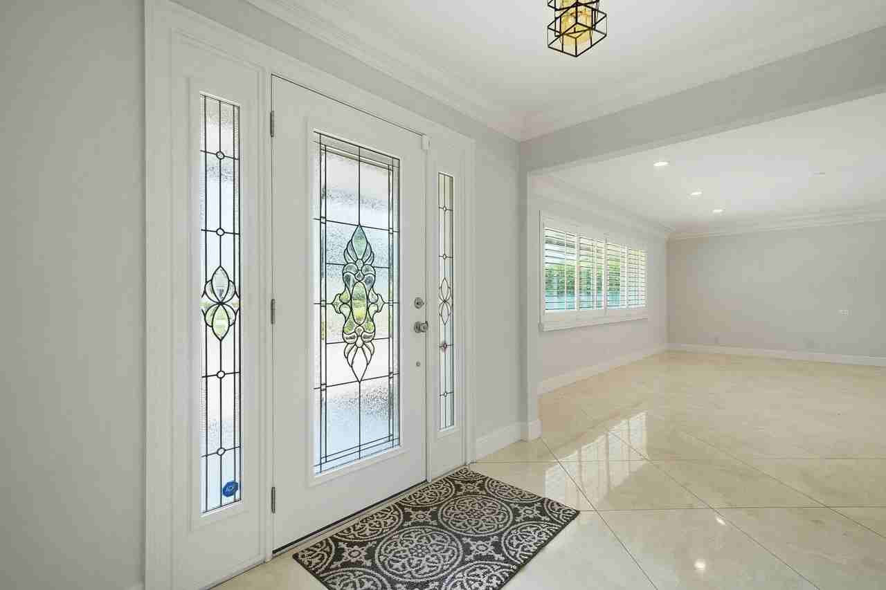 408 S Country Club Dr - Photo 4 of 50