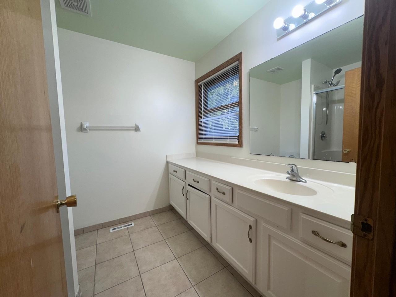 2806 15th Ave S - Photo 6 of 9