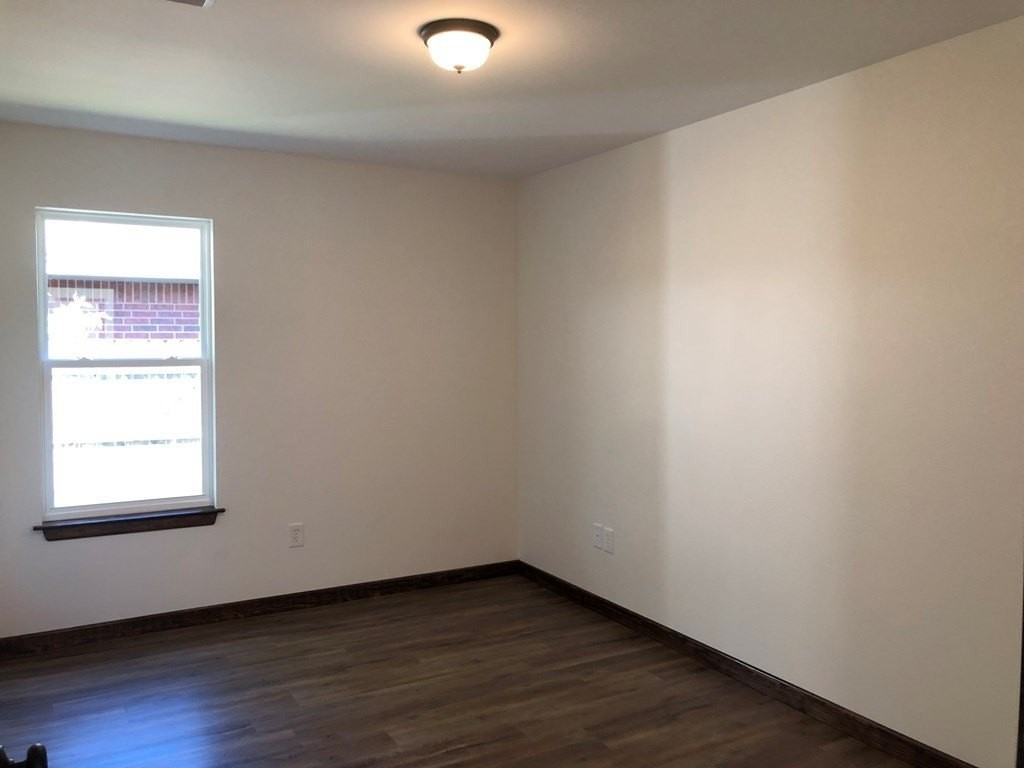 1324 Austin St - Photo 6 of 16