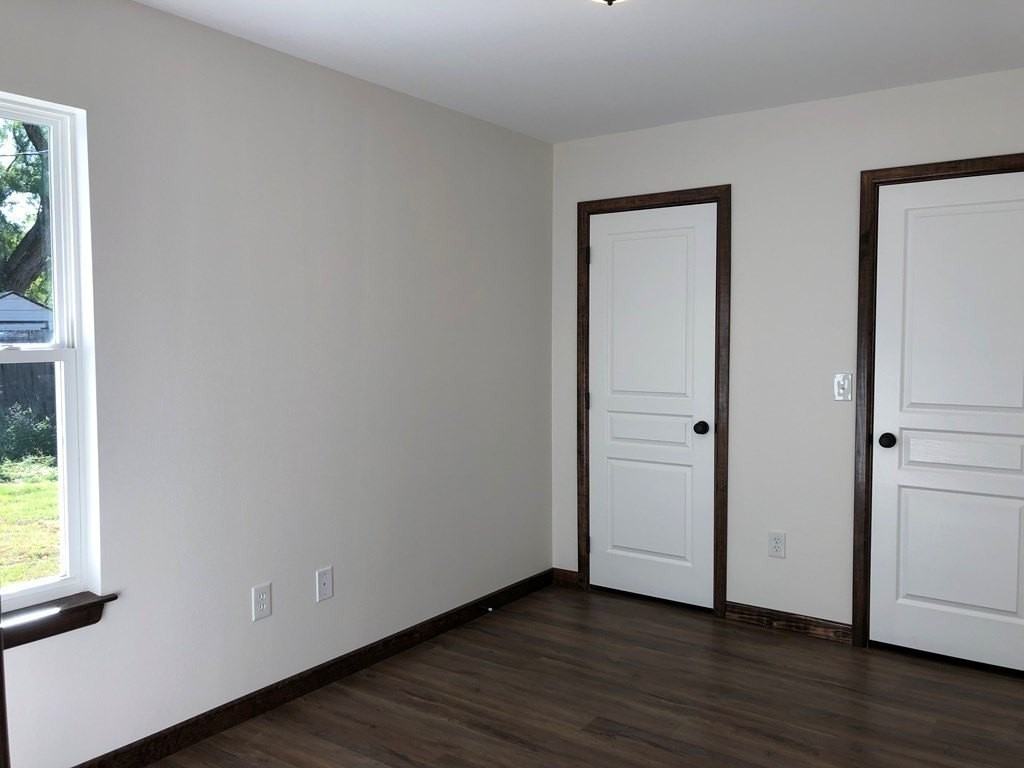 1324 Austin St - Photo 7 of 16