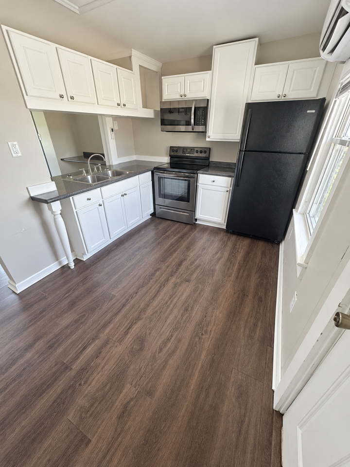 222 Richlands AvenueApt 3 #3 - Photo 5 of 9
