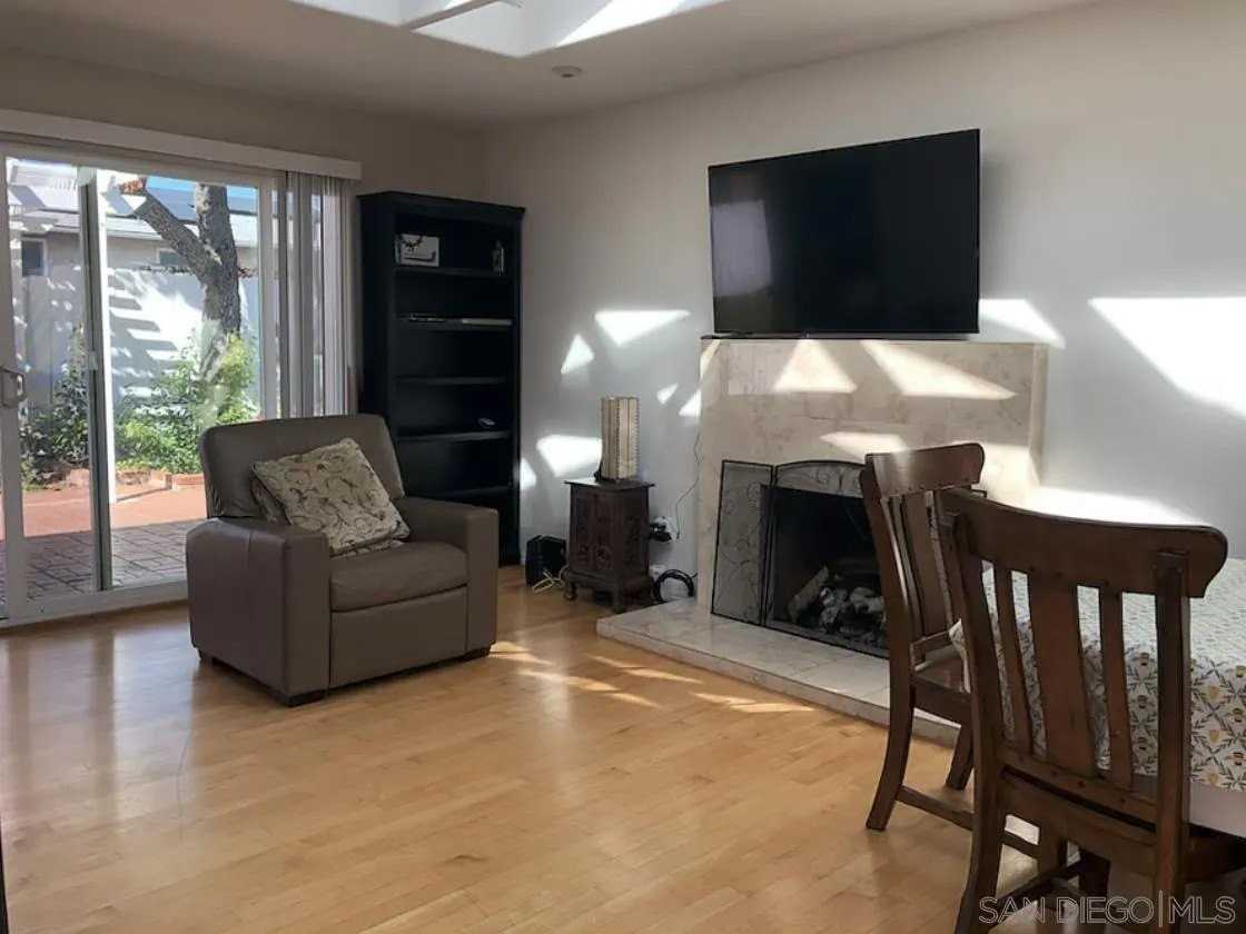 6857 Radcliffe Dr - Photo 4 of 18