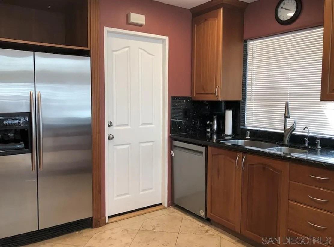 6857 Radcliffe Dr - Photo 7 of 18