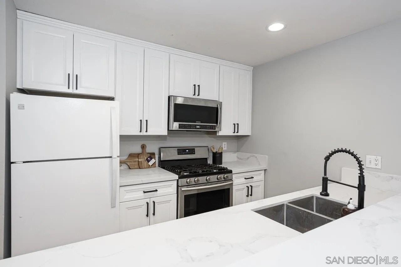 1625 Hotel Cir S #C111 - Photo 3 of 21