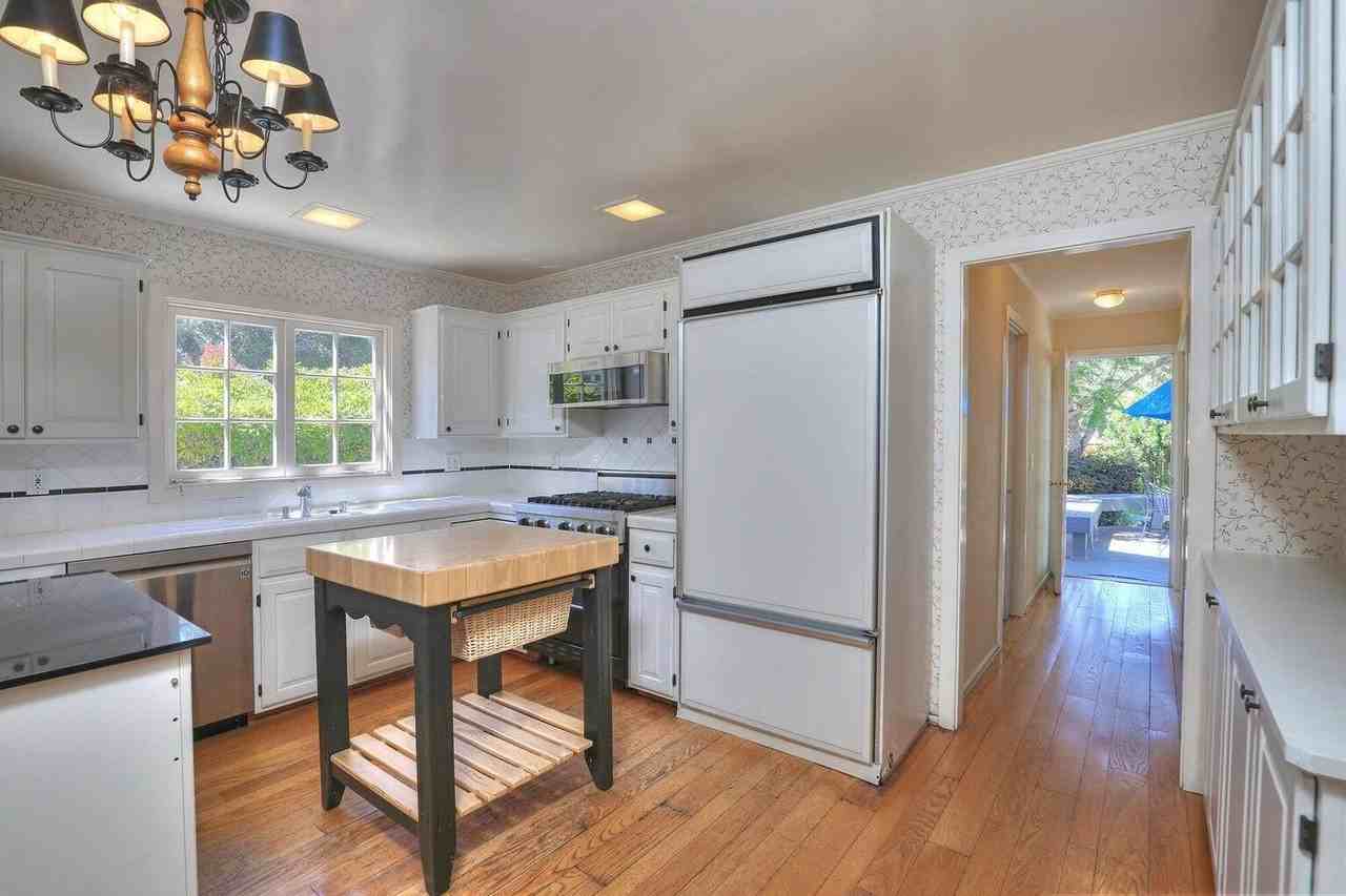 445 Lemon Grove Ln - Photo 7 of 20