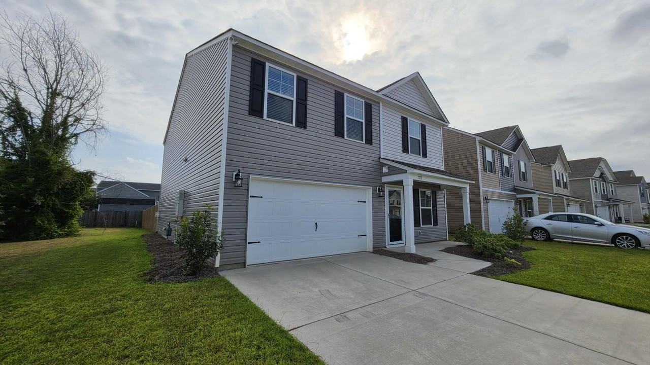 1773 Camazay Dr