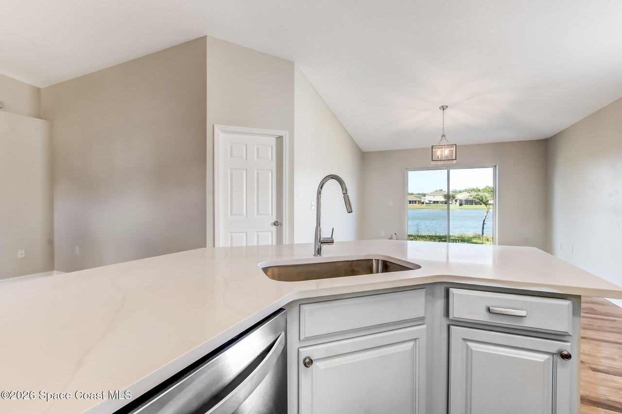 3254 Burdock Ave - Photo 4 of 31