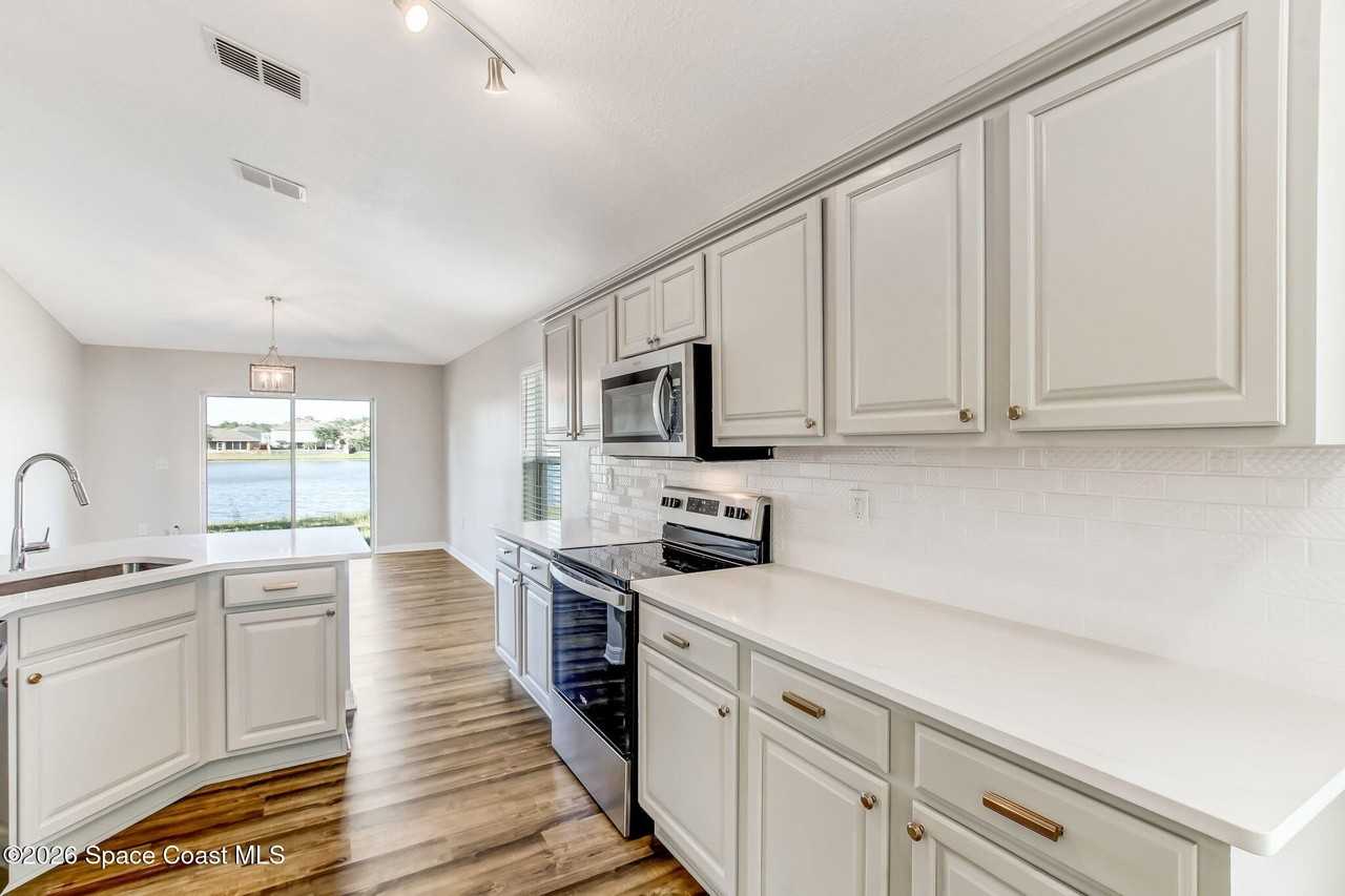 3254 Burdock Ave - Photo 6 of 31