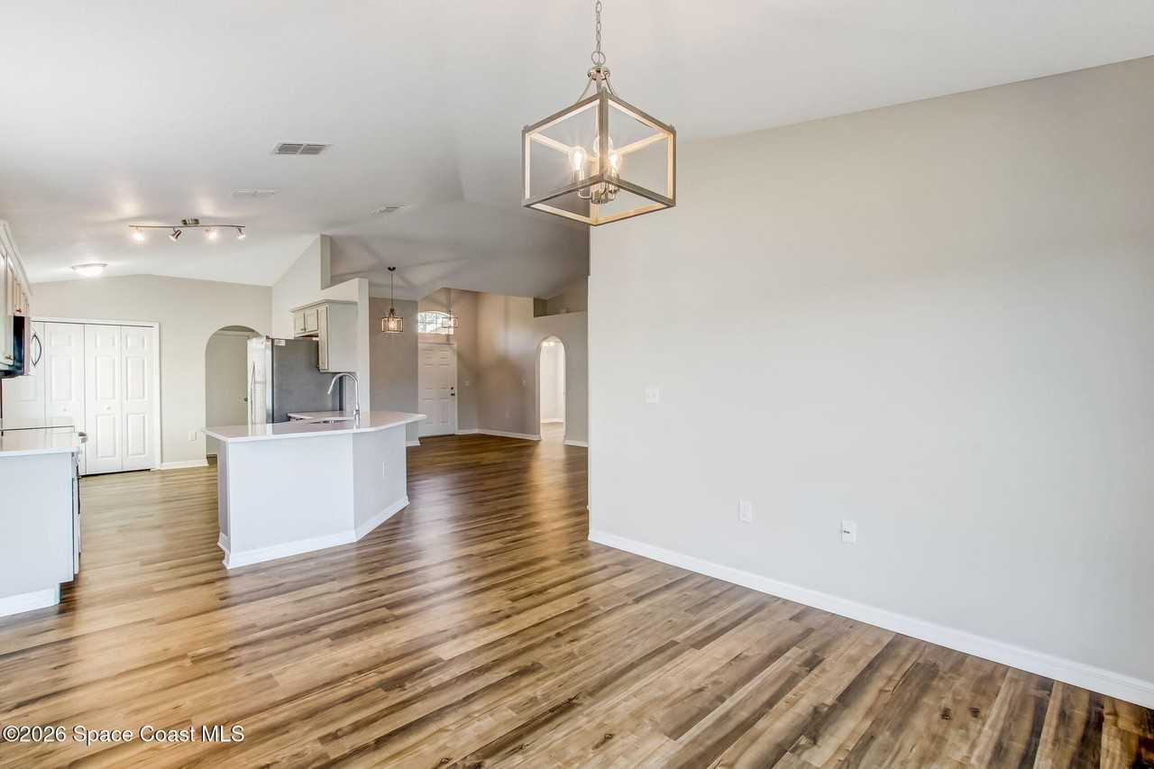 3254 Burdock Ave - Photo 7 of 31