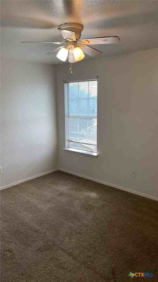 4405 Twin Oaks Cir - Photo 3 of 4