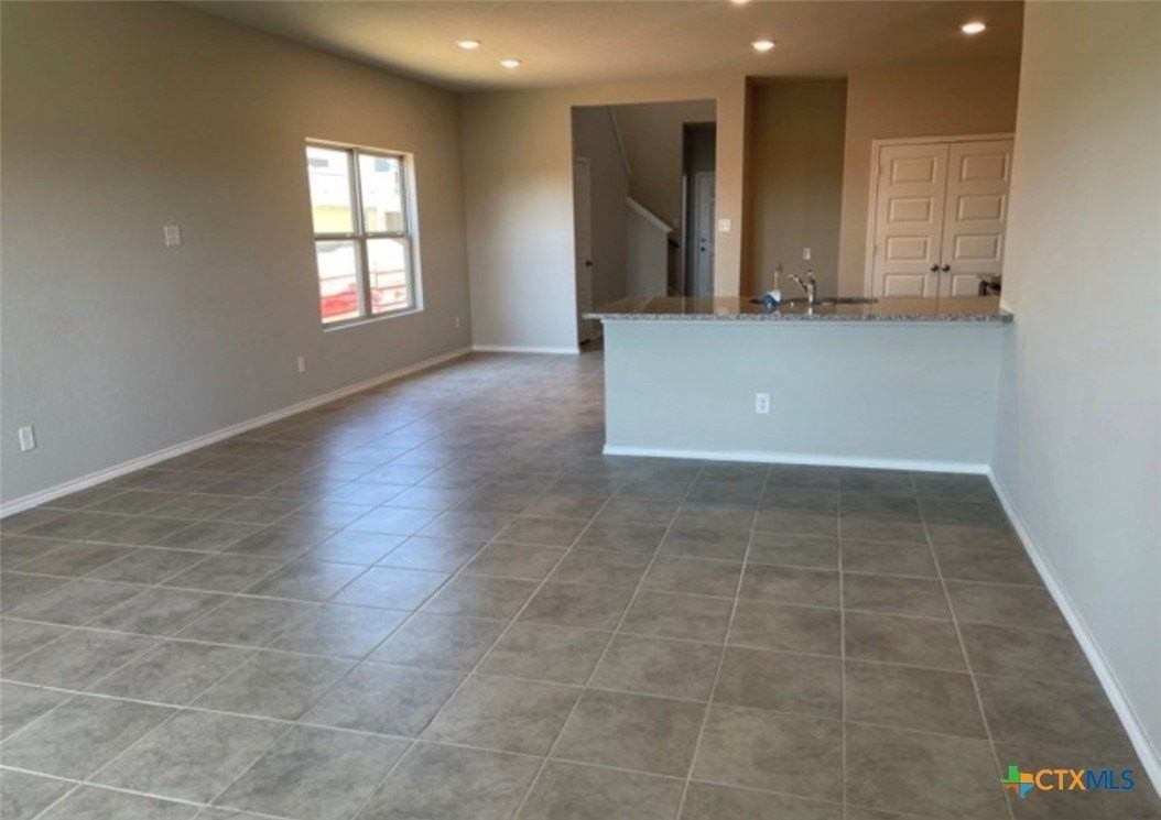 2509 Marty Way - Photo 5 of 8