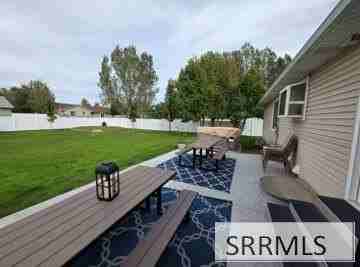 4235 Lewiston Pl - Photo 5 of 17