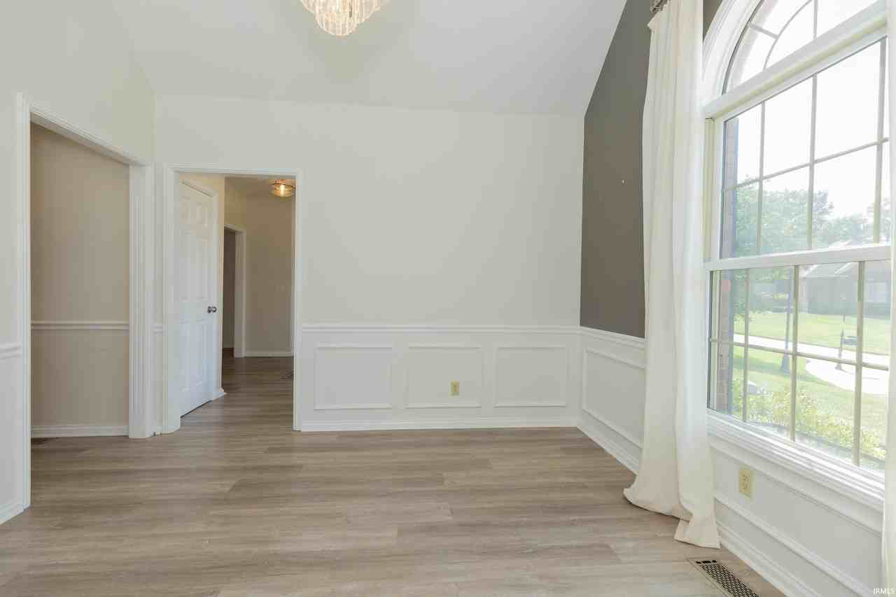 2644 Waterstone Dr - Photo 4 of 38