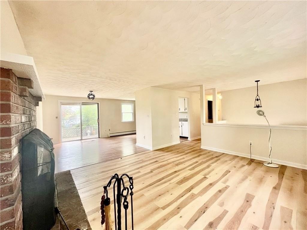 1069 Green End Ave - Photo 5 of 16