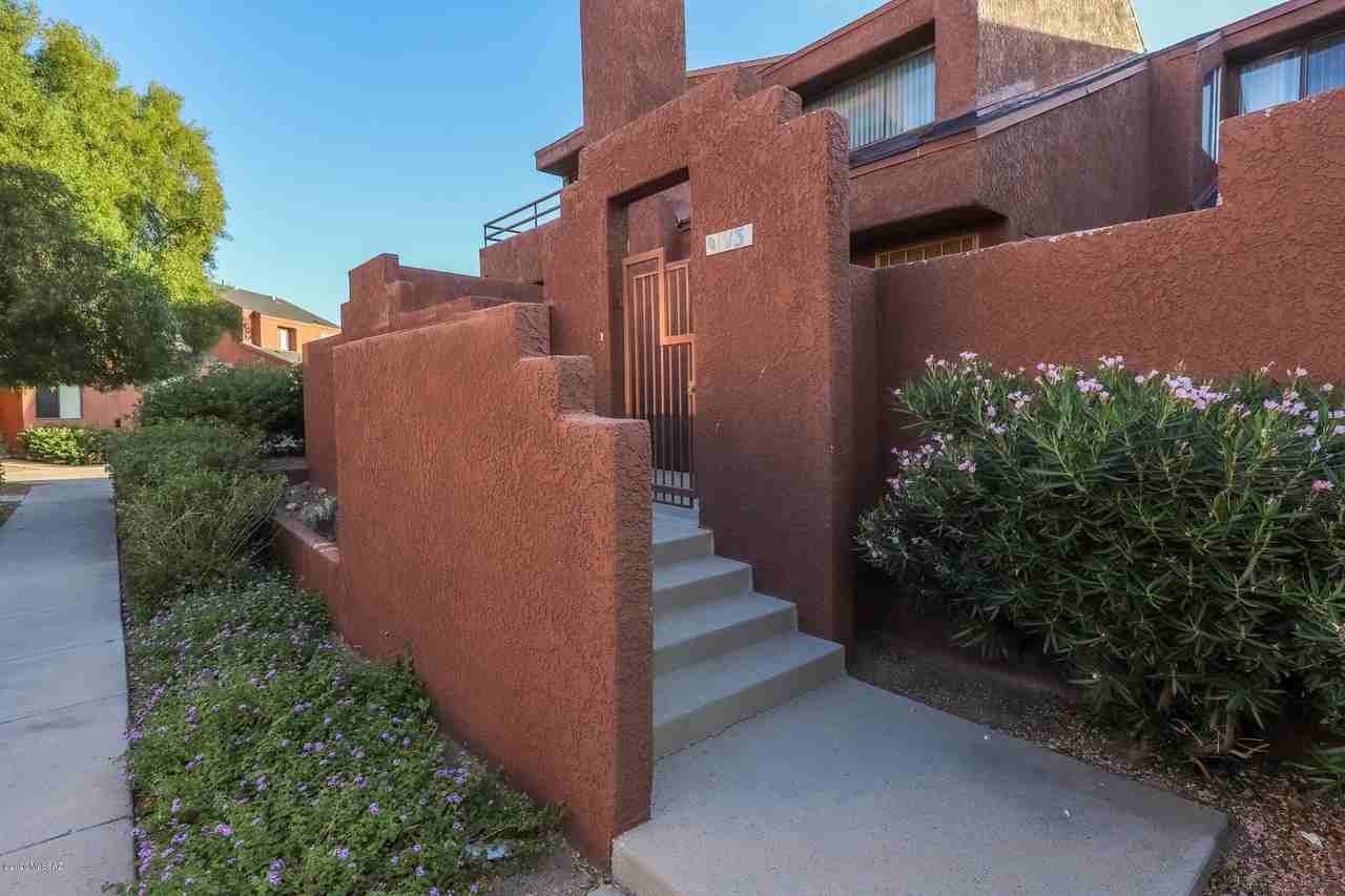 4021 N Weimer Pl #13 - Photo 3 of 30