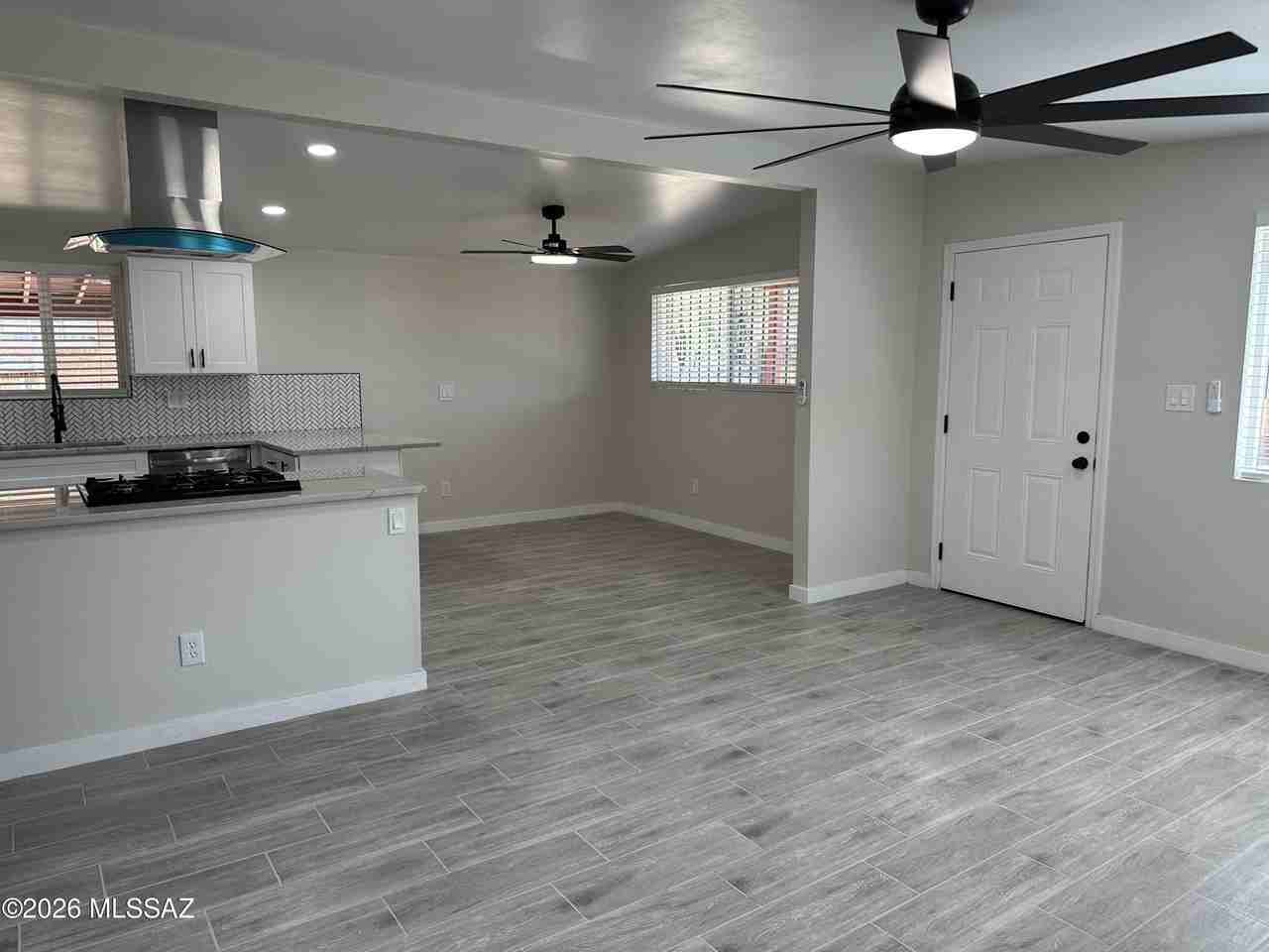 333 E Lee St - Photo 5 of 14