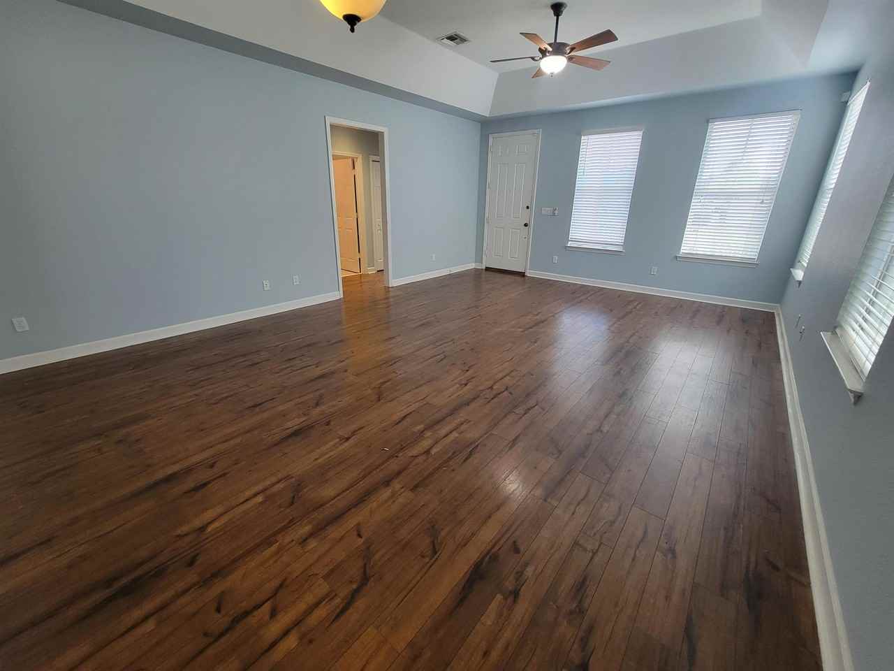 3304 Calumet Dr - Photo 3 of 17