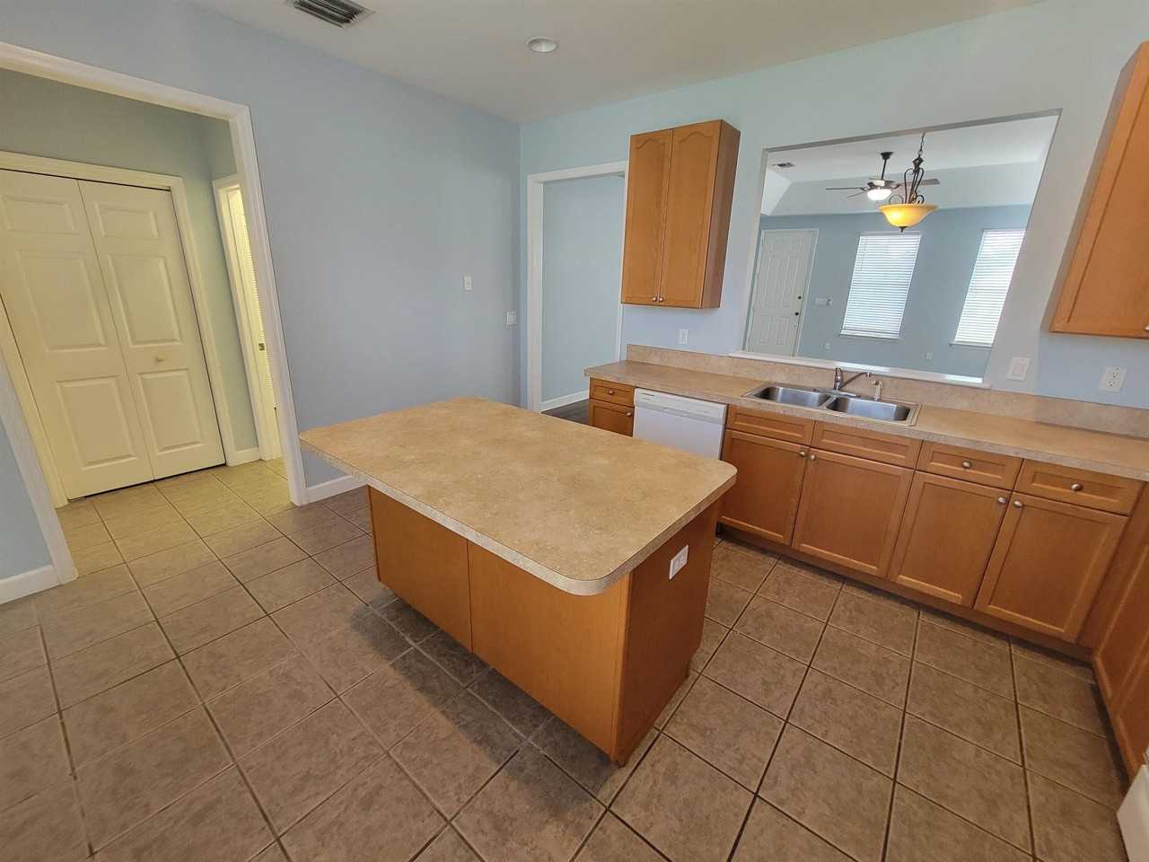 3304 Calumet Dr - Photo 7 of 17