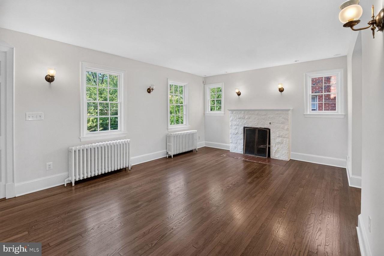 4929 Macarthur Blvd Nw - Photo 5 of 44