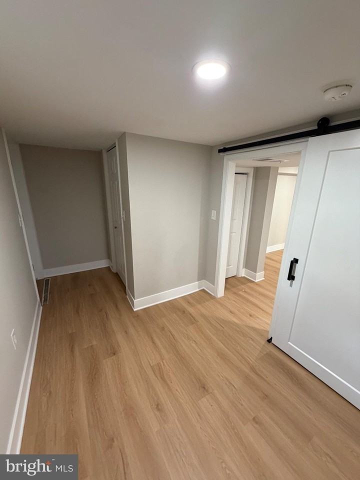 5210 Hayes St Ne - Photo 6 of 10
