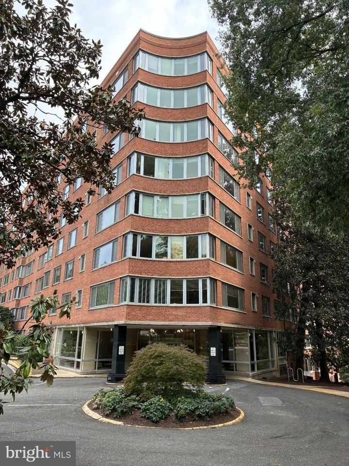 4200 Cathedral Ave Nw #819