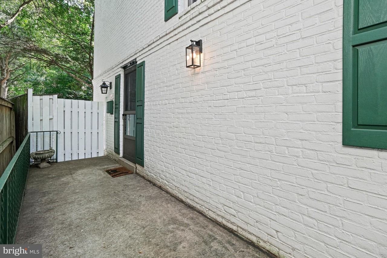 2749 Arizona Ave Nw - Photo 4 of 37