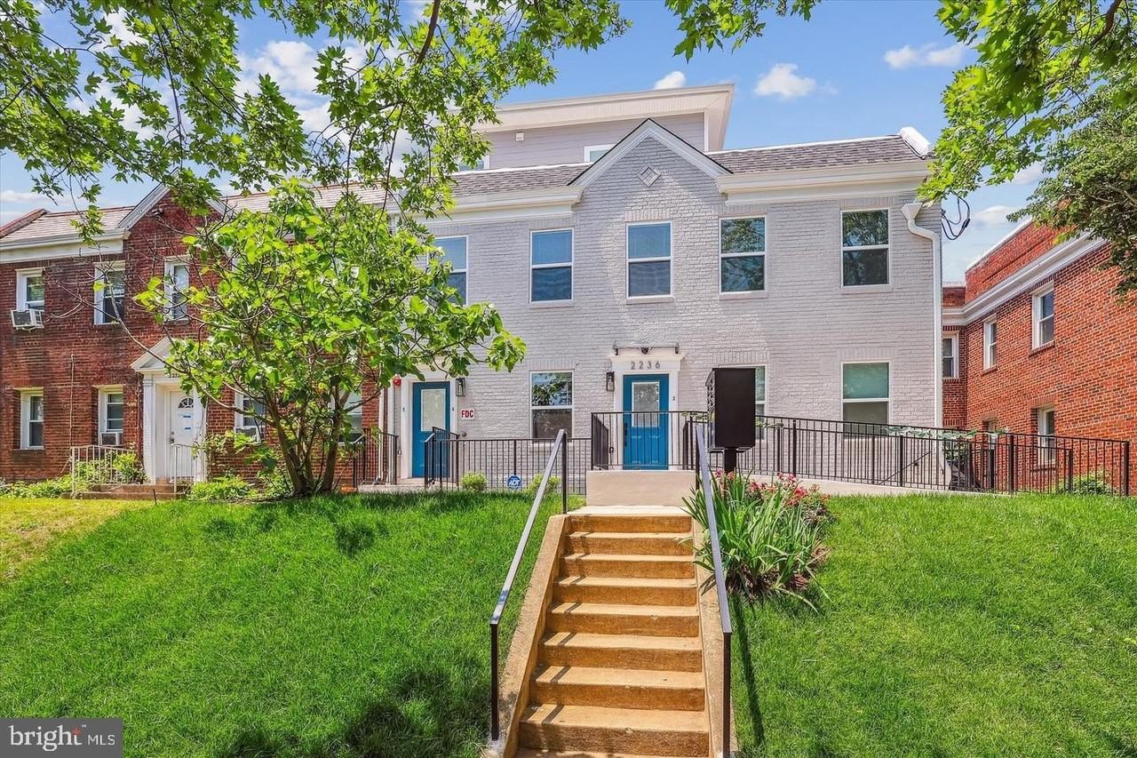 2236 40th St Nw #4 - Photo 3 of 38