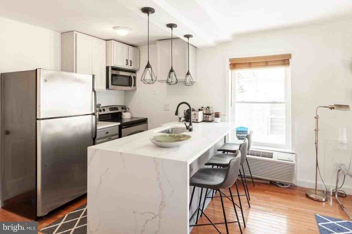 2119 N St Nw #4 - Photo 3 of 25