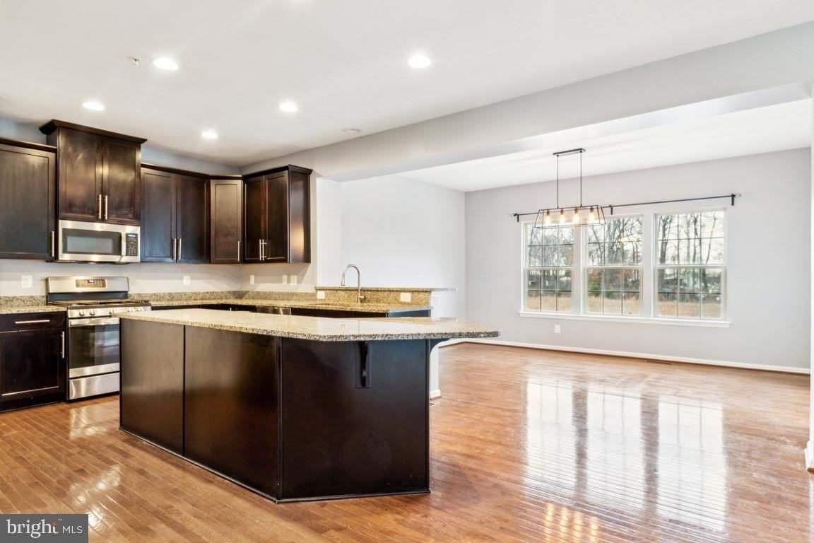 7578 Arundel Woods Dr - Photo 3 of 9