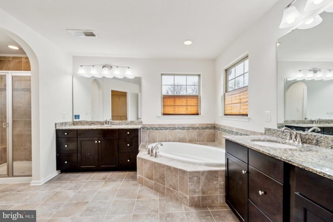 7578 Arundel Woods Dr - Photo 5 of 9