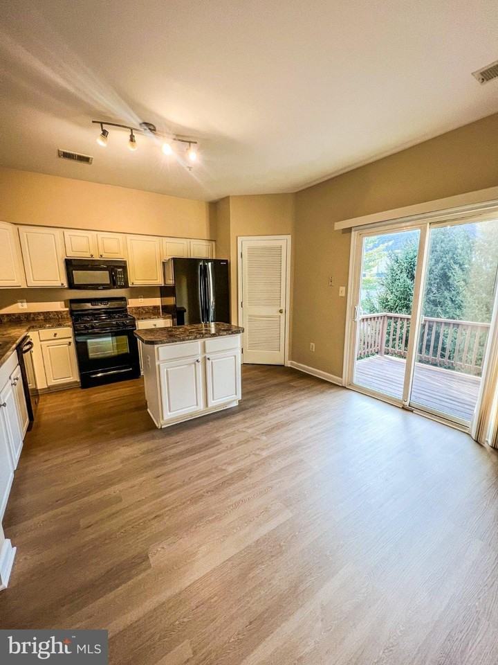 8646 Willow Leaf Ln - Photo 5 of 30