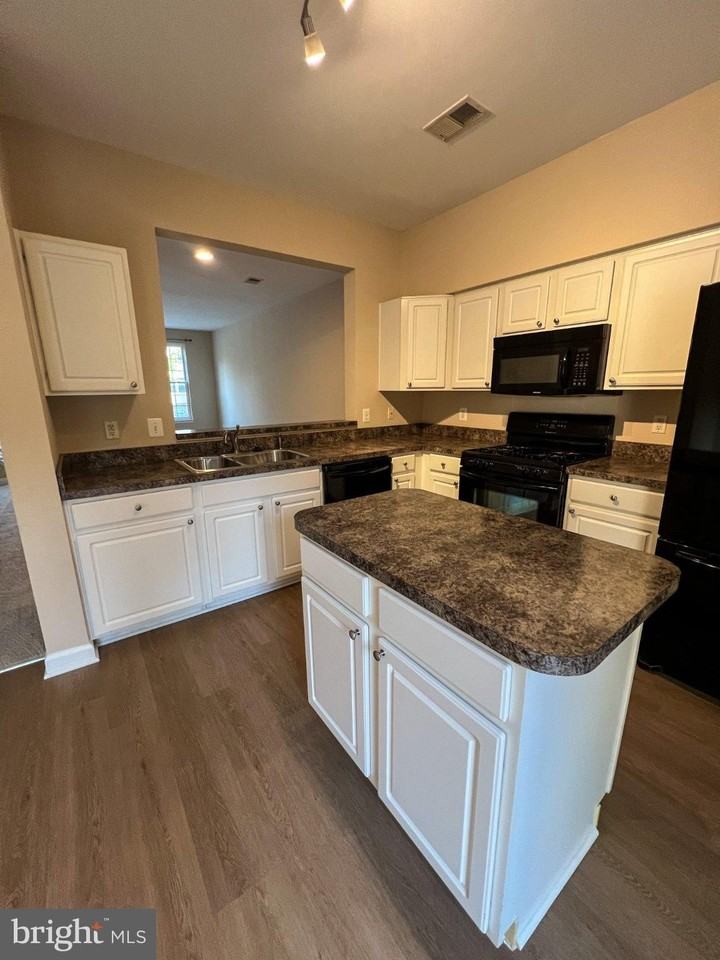 8646 Willow Leaf Ln - Photo 7 of 30