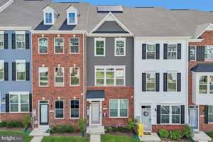 featured image of 158 Woodgate Cir