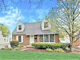 featured image of 717 S Highland Ave