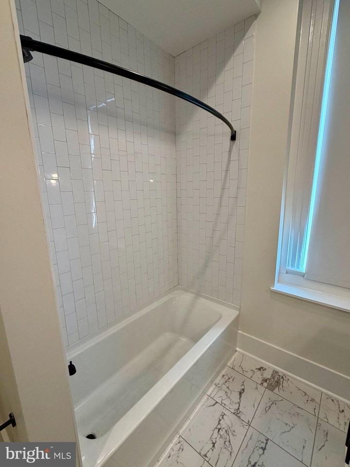 631 S Broadway #304 - Photo 6 of 9