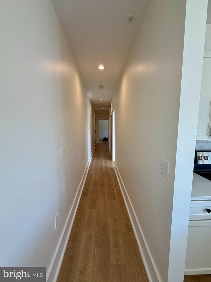 631 S Broadway #304 - Photo 7 of 9
