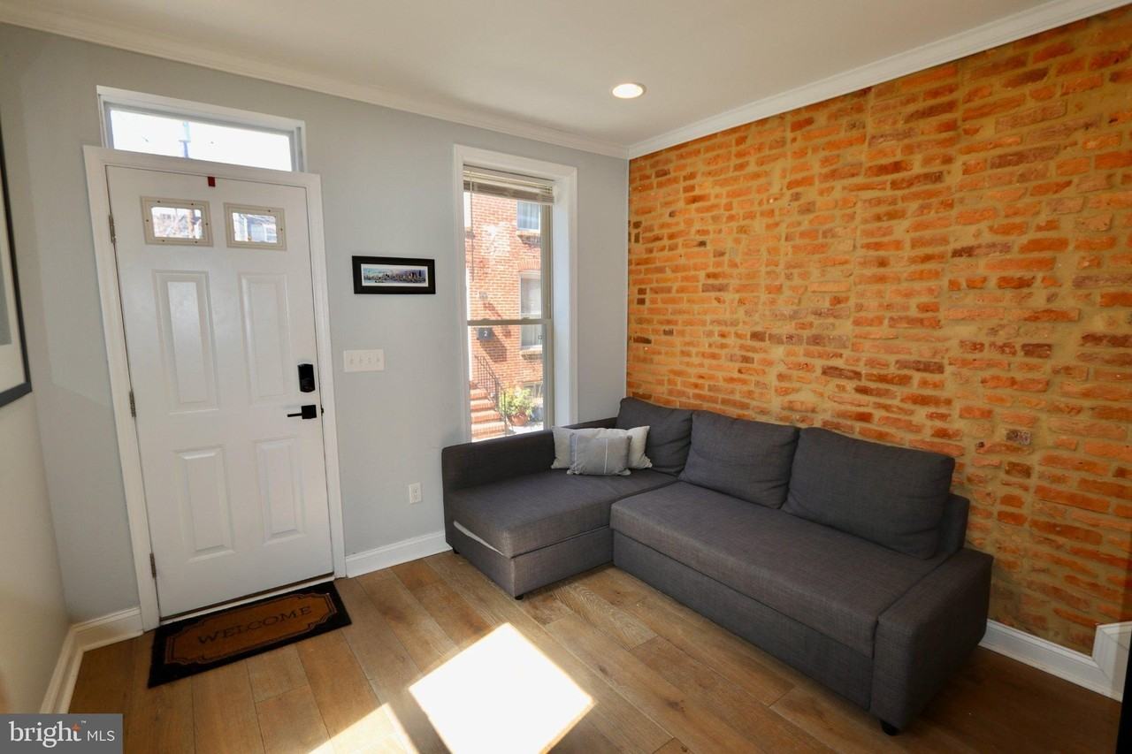 1 N Bradford St - Photo 2 of 23