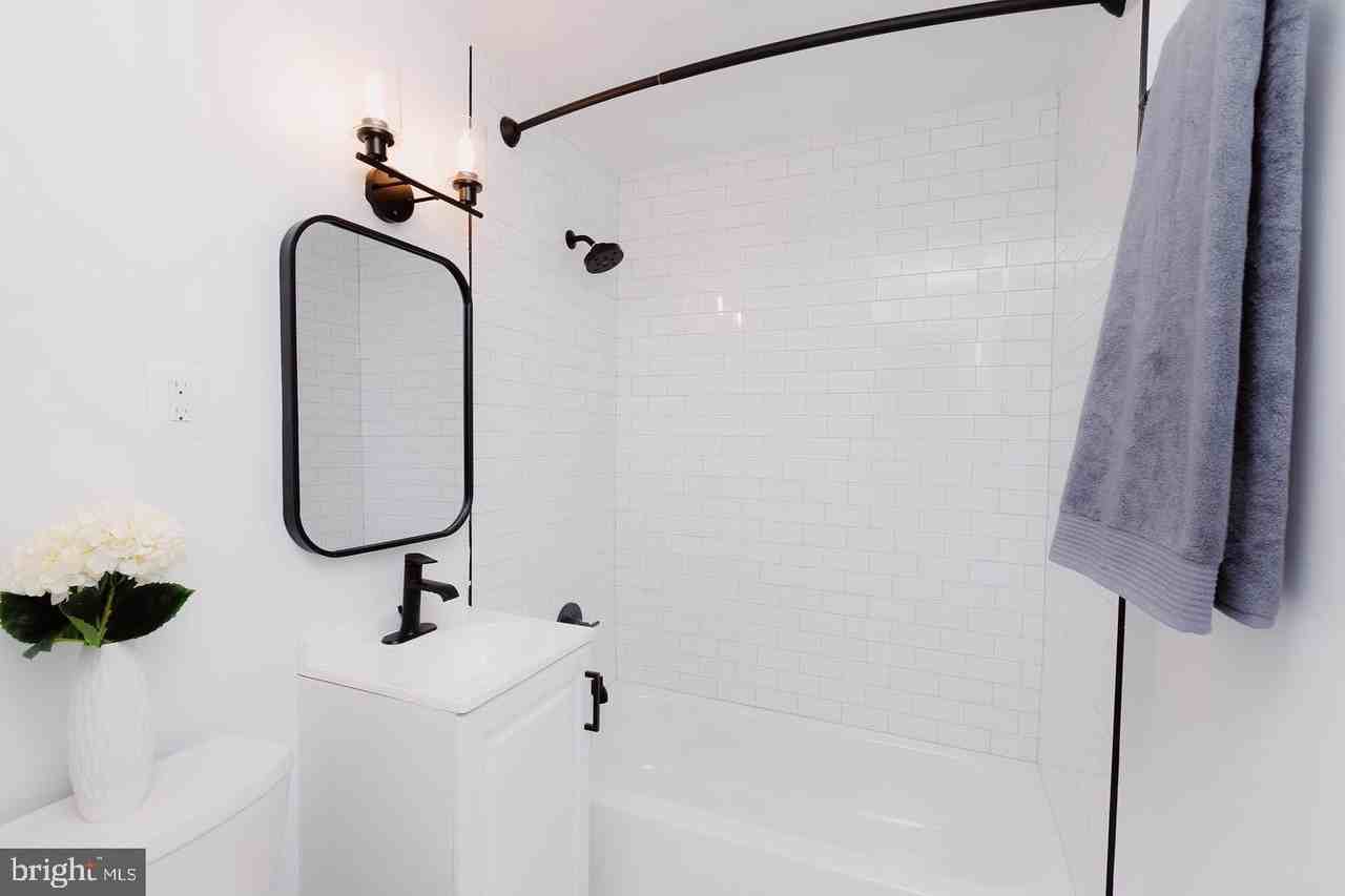 608 Cathedral St #2C - Photo 5 of 6