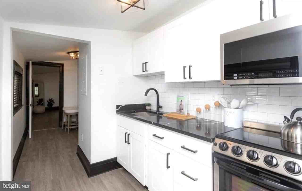 610 Cathedral St #1A - Photo 2 of 8