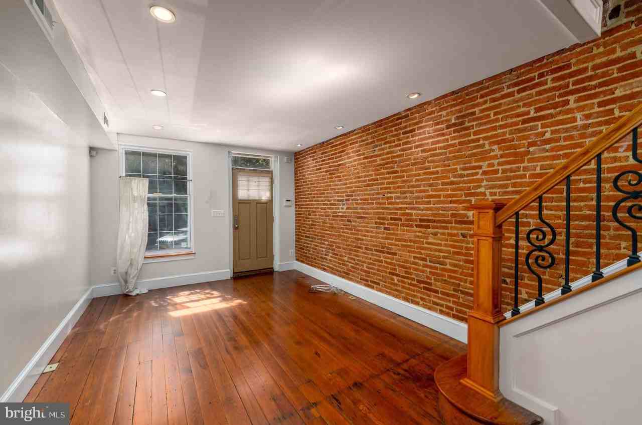 2224 Bank St - Photo 5 of 21