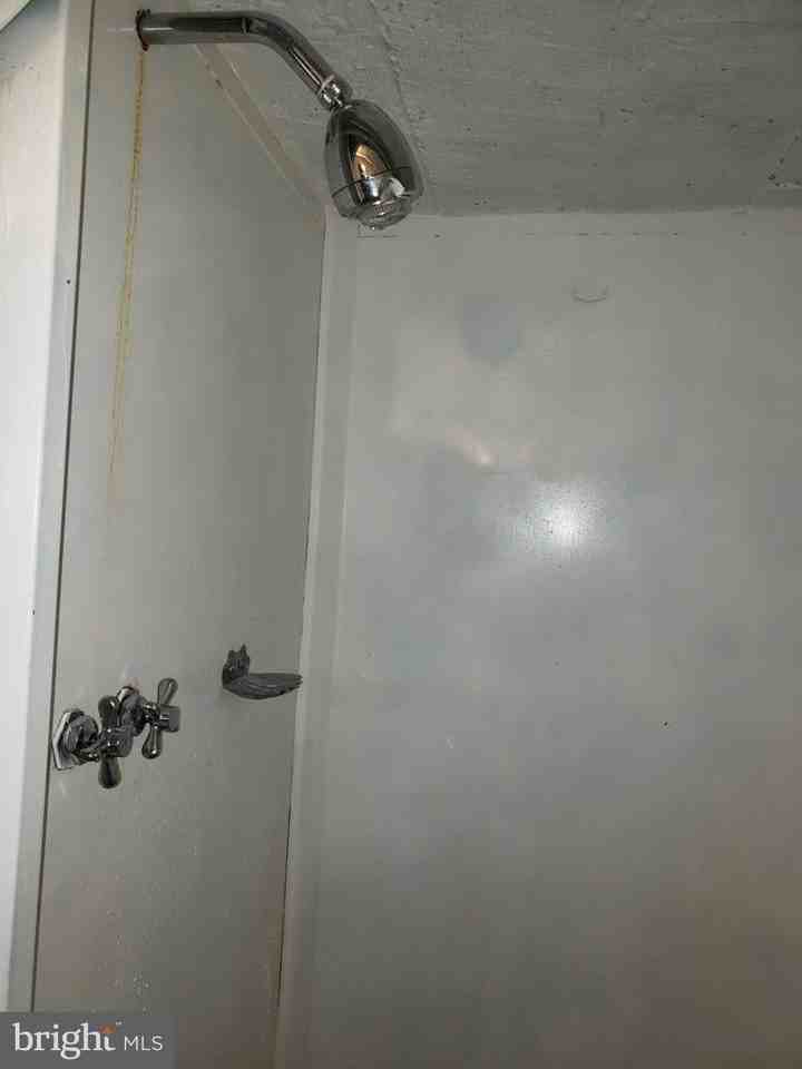 3102 Cliftmont Ave - Photo 5 of 41