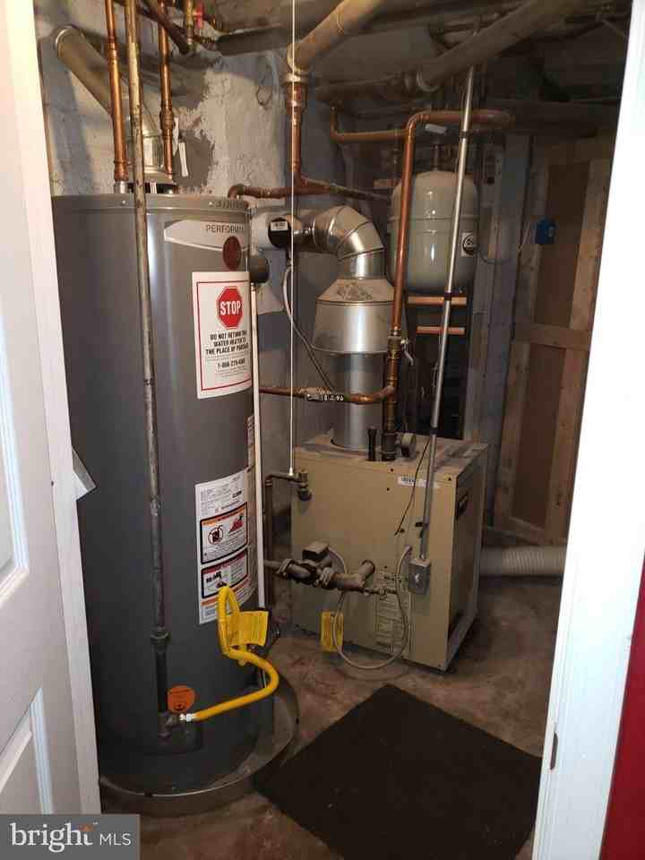 3102 Cliftmont Ave - Photo 7 of 41